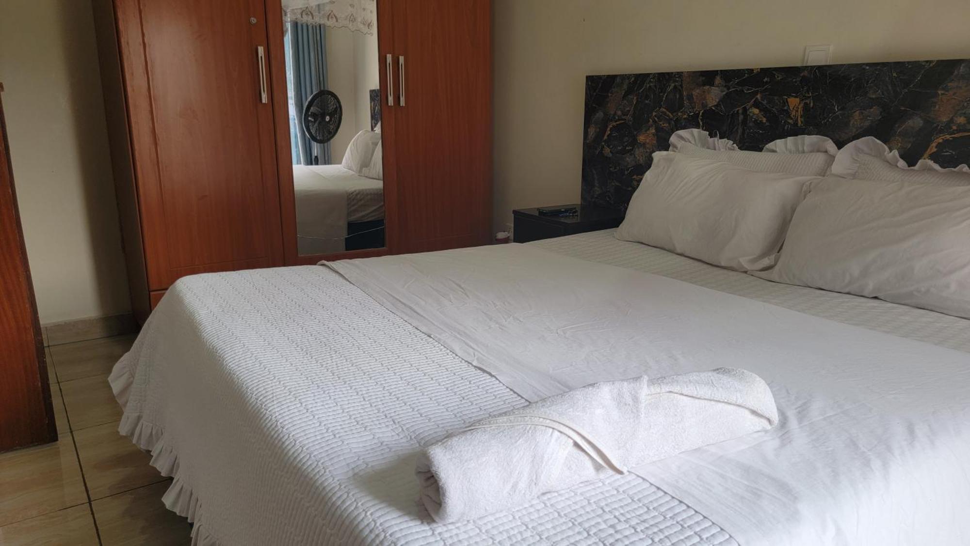 Puma Aparthotel - Nyarutarama Kigali Exteriör bild